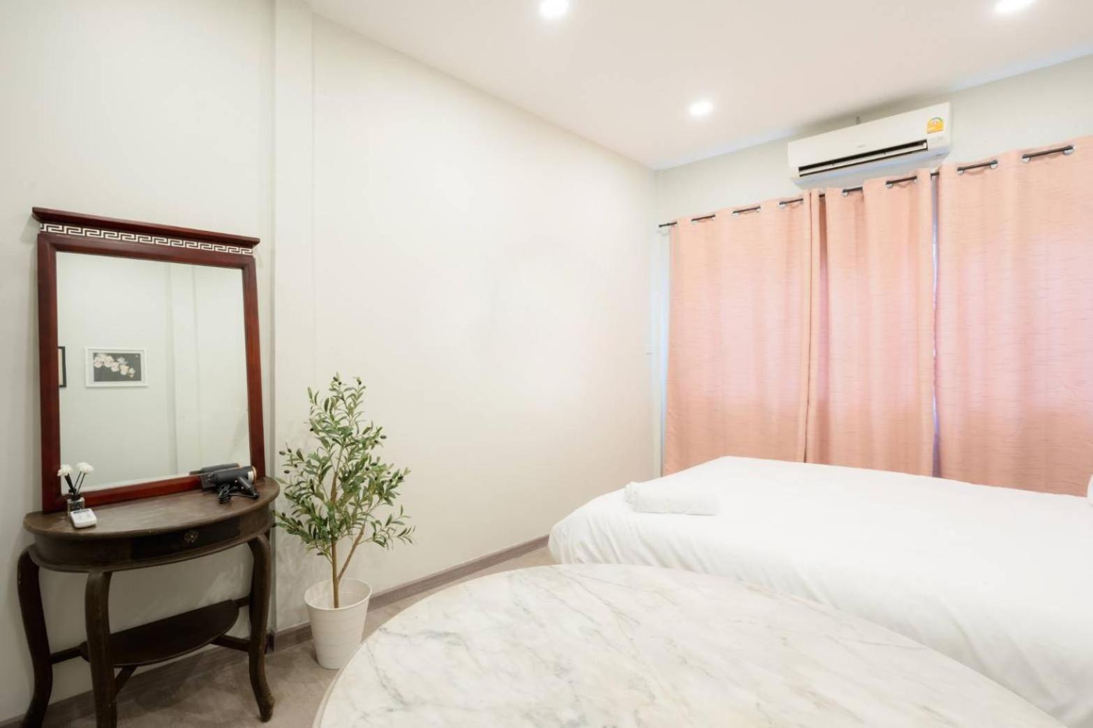 Hidden Dragon V Yaowarat Road Appartement Bangkok Buitenkant foto