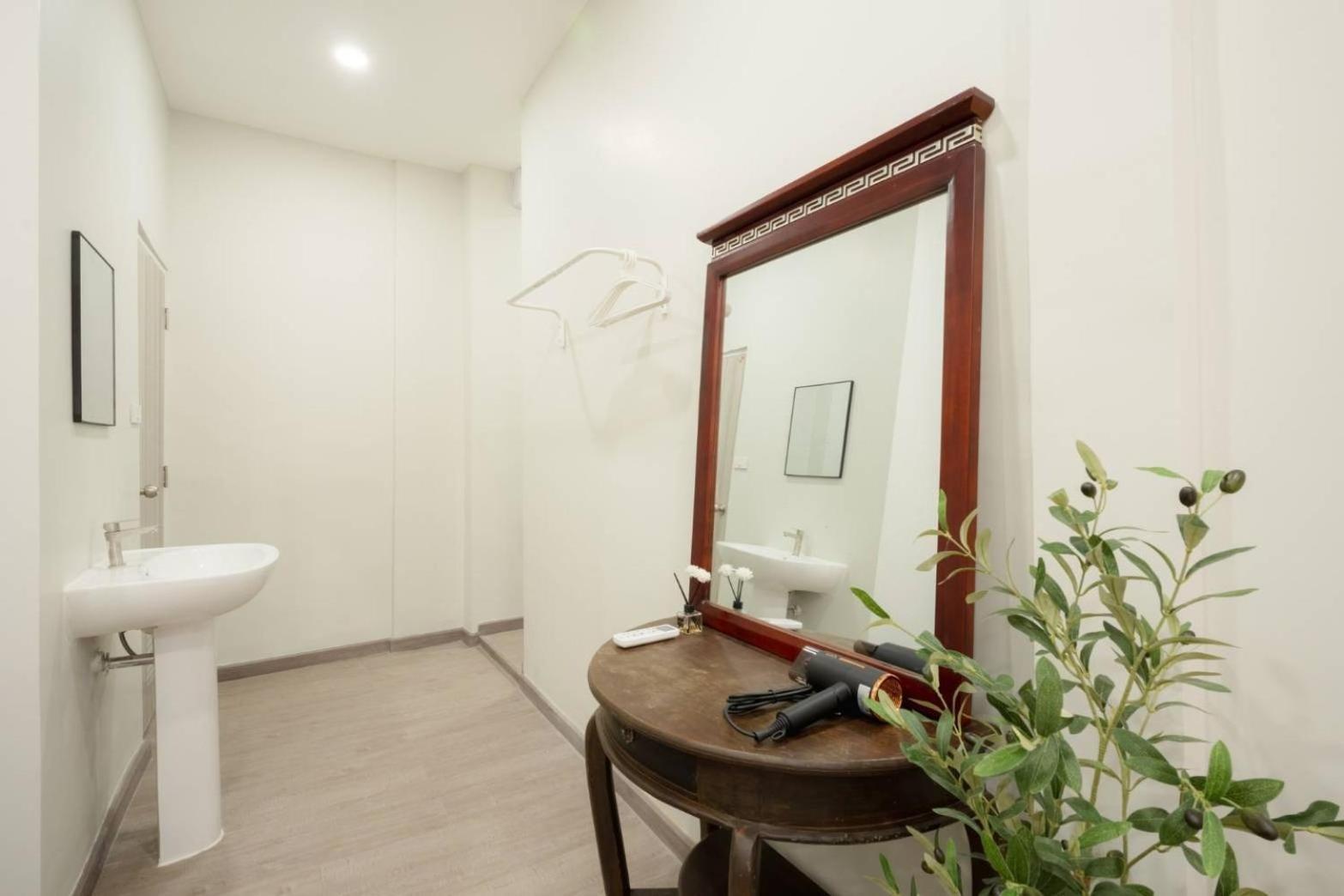 Hidden Dragon V Yaowarat Road Appartement Bangkok Buitenkant foto